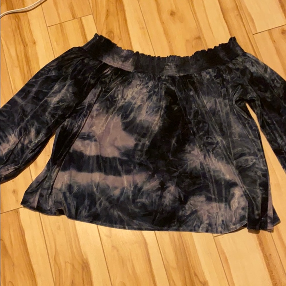 American Eagle off the shoulder top